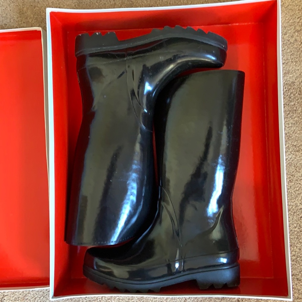 Rain boots